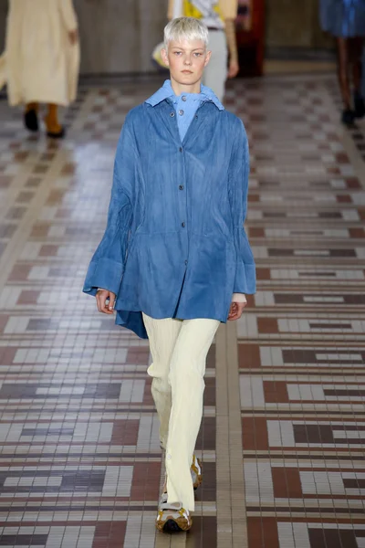 Look 23